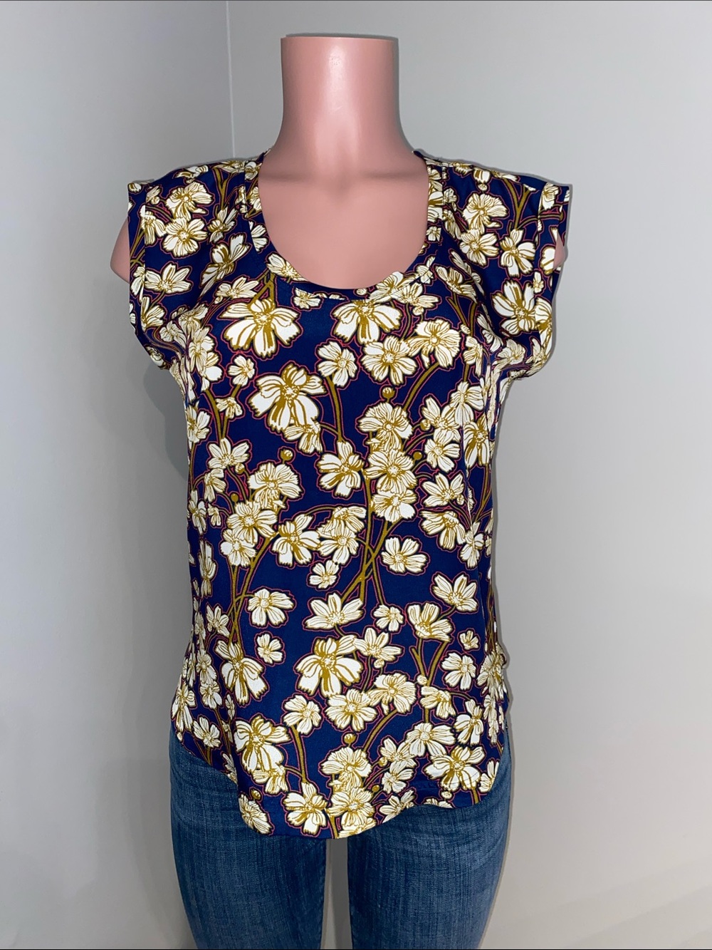 J. Crew Drapey Scoopneck Cap Sleeve Top Navy Blue w/Floral Print Size 2